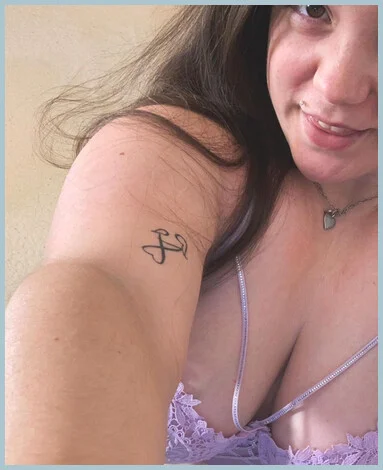 Elizabeth gallery photo 1