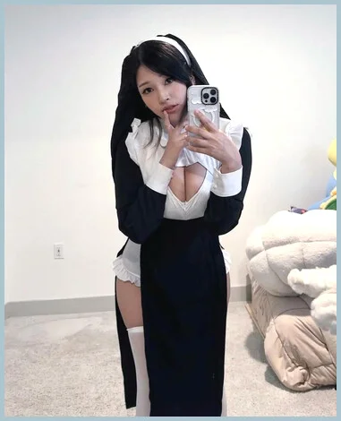 Lisa gallery photo 1