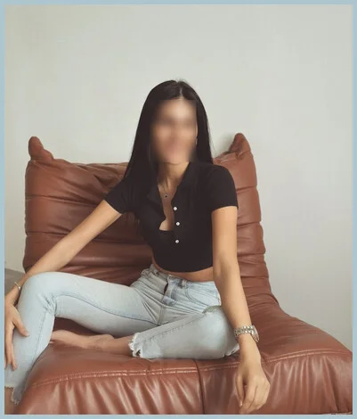 Kira gallery photo 2