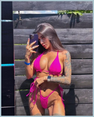 Adelina gallery photo 1