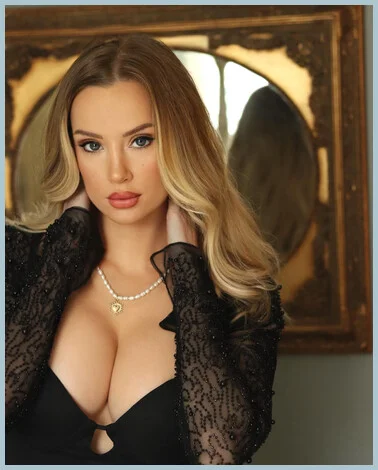 Camille Manon Ladys model