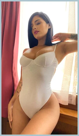 Sara gallery photo 2