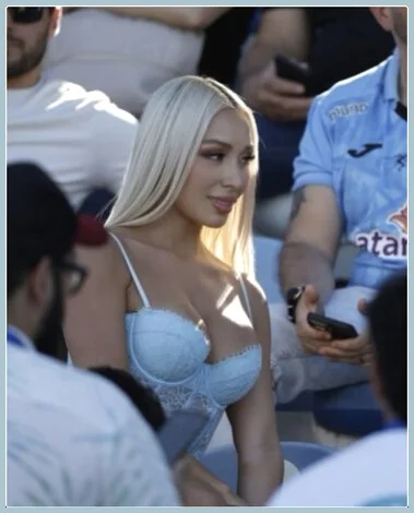 Dani gallery photo 2