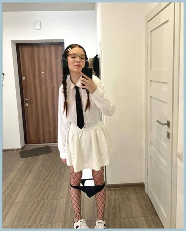 Maria gallery photo 1