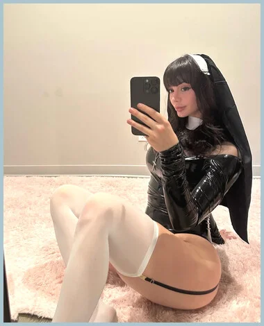 LehyHubertine Ladys model