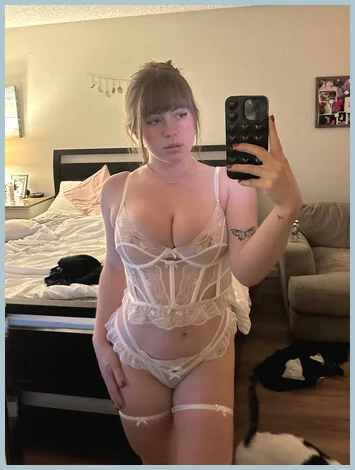 Marianne gallery photo 2