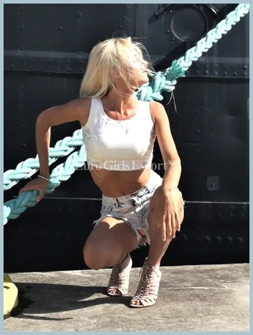 Eva Vinnal gallery photo 1