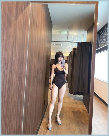 Kiara gallery photo 2