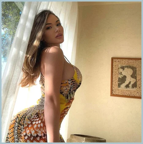 Angelina gallery photo 1