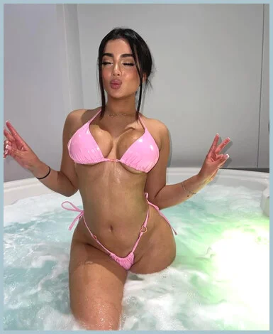 Sarah gallery photo 2