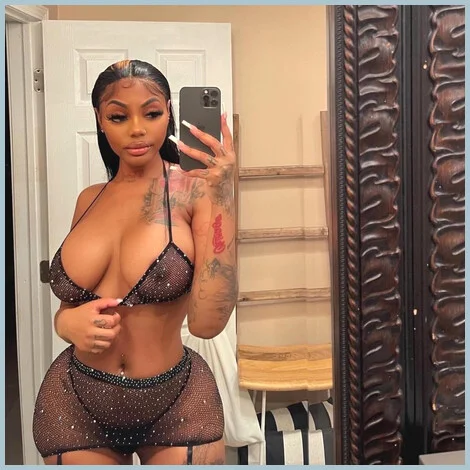 Hannah gallery photo 2