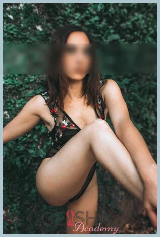 Emma gallery photo 1