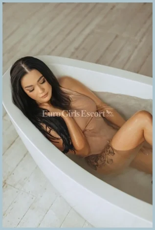 Kriss , agency Golden Diamond Escort gallery photo 1