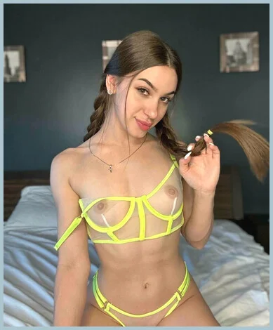 marika gallery photo 1