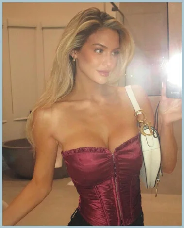 Hannah gallery photo 2