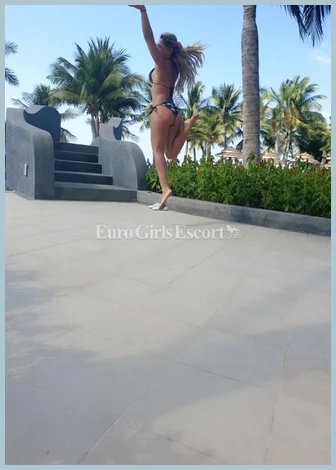 Allison gallery photo 1