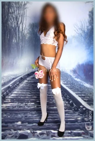 Mathilde gallery photo 1