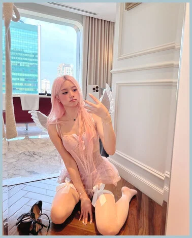 Rihanna gallery photo 1