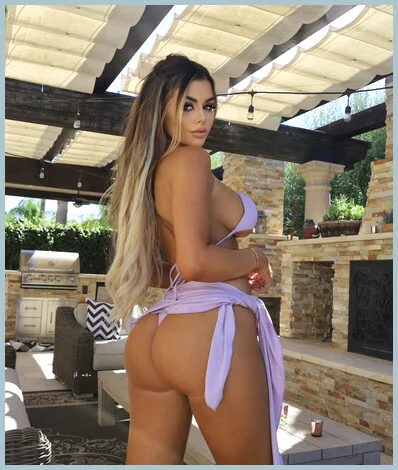 Nadia gallery photo 1