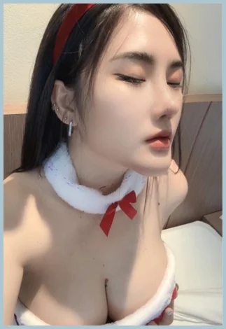 KARINA gallery photo 2