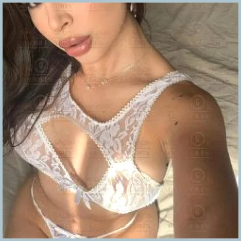 Evelyn Santos gallery photo 2