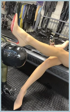 Lucie gallery photo 1