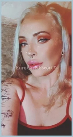 Bad Barbie gallery photo 1