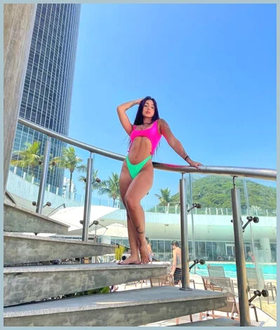 Leticia Castro gallery photo 1