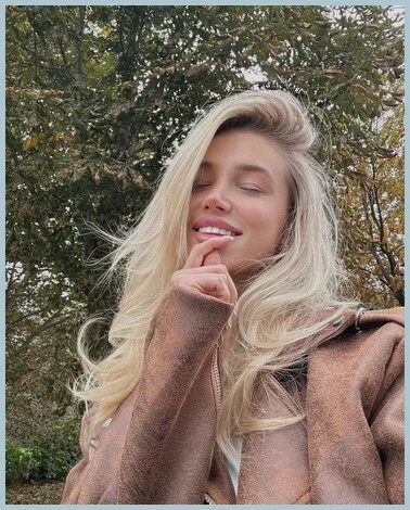 Eleonora gallery photo 2