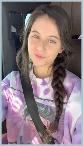 Violet gallery photo 1