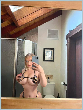 Angelina Ladys model