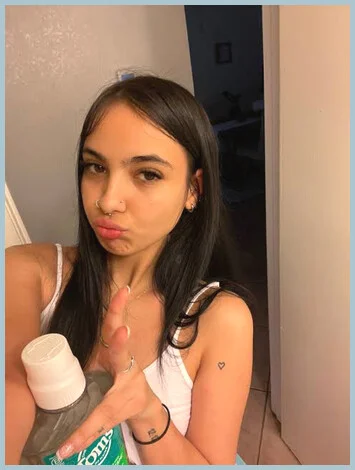 Victoria Ladys model