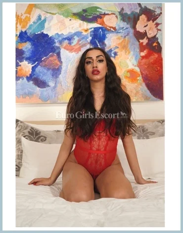 Jenifar Wien gallery photo 1