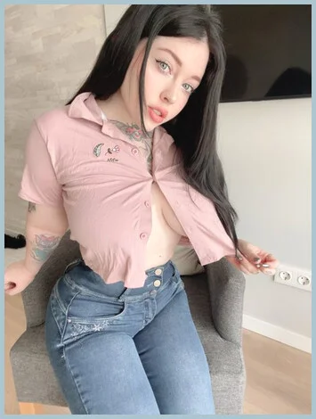 Lucia gallery photo 2