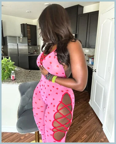 Benedicta gallery photo 1