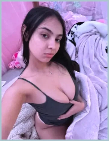 Adelle gallery photo 2