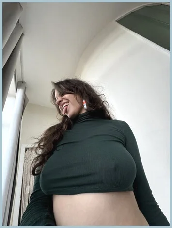 Linda Roy xx gallery photo 2