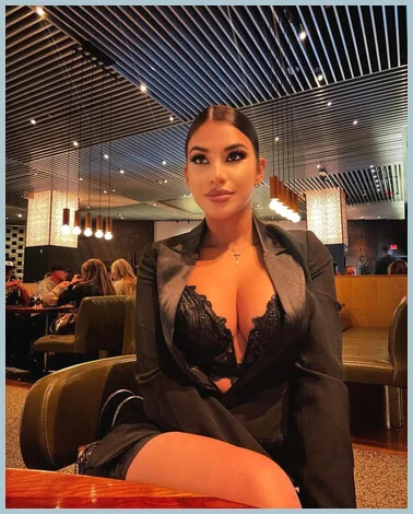 Sarah gallery photo 2