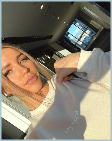 Reine gallery photo 2