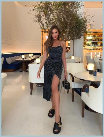 Amina gallery photo 1