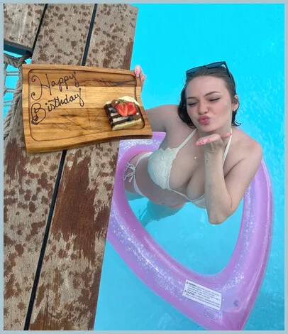 Maddison Ladys model