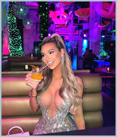 Naomie gallery photo 1