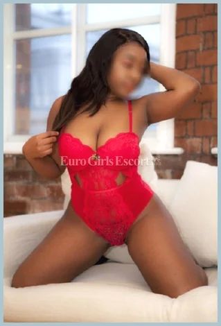 Emily Lola gallery photo 1