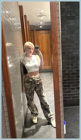 Lydia gallery photo 1