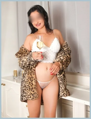 Maya Sam Ladys model