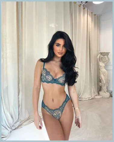 Sarah gallery photo 1