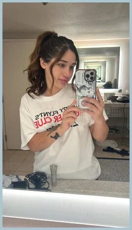 Edwige gallery photo 2