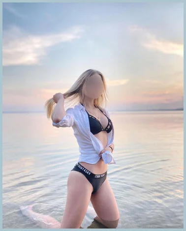 Kira gallery photo 2