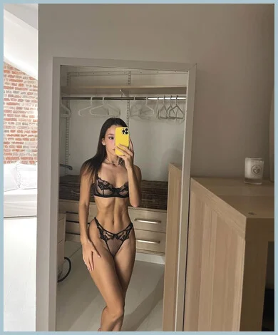 Ellie gallery photo 1