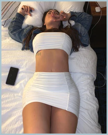 Jenifer gallery photo 2